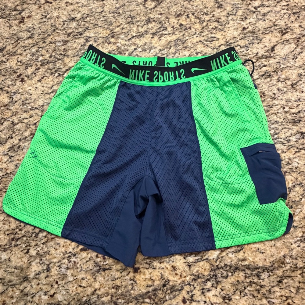 Nike Sports Mens Mesh Athletic Shorts Neon Green Navy Blue Size M ws